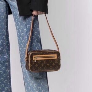 Louis Vuitton Monogram M51183 Pochette